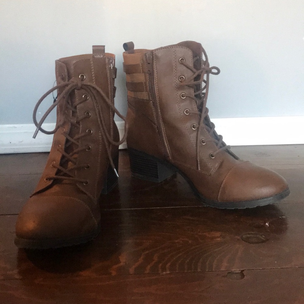 Heeled boots